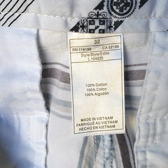 Quicksilver Shorts Size: 32 - Picture 2 of 6